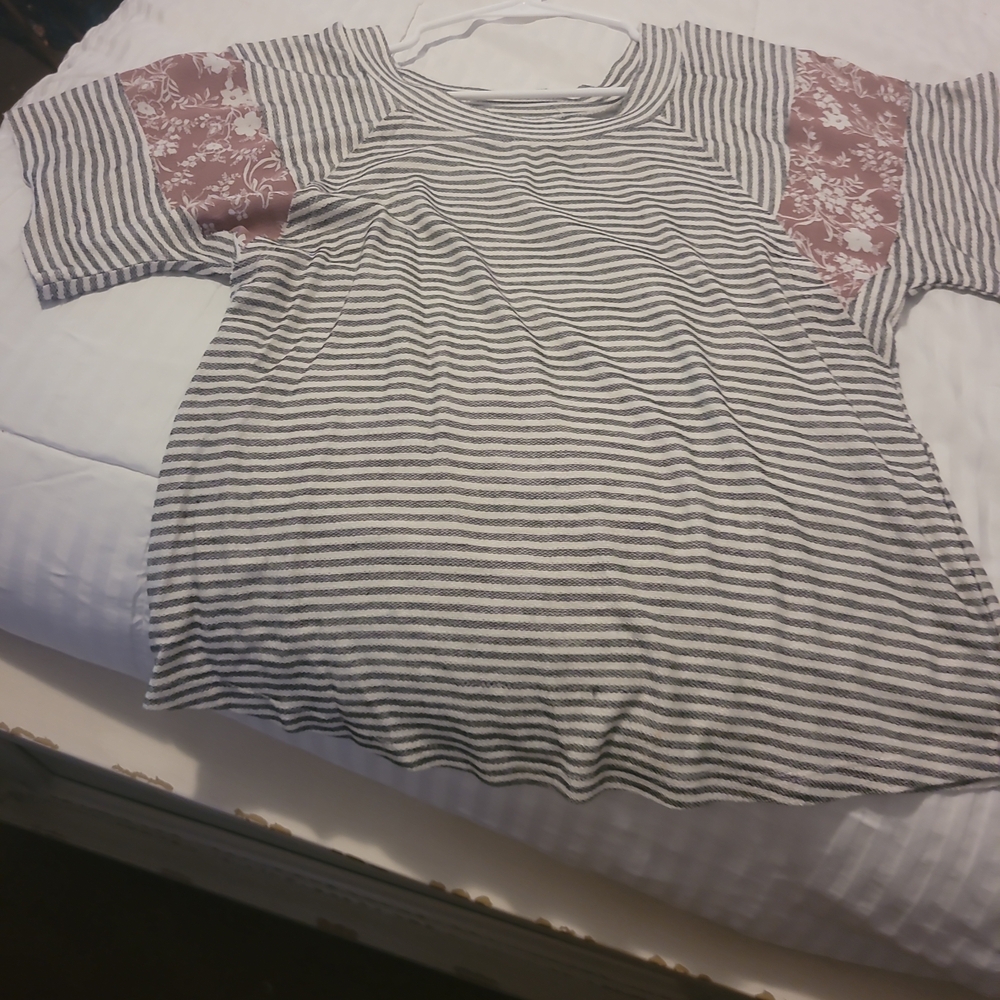 Daytrip Gray Striped Tee